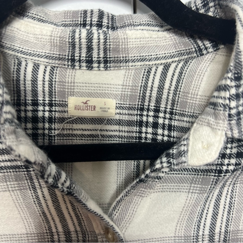 Hollister Plaid Flannel Button-Up Shirt | Size S | Black & Cream | 100% Cotton - Picture 2 of 4
